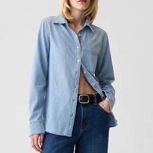 NWT!!! Gap Women's Light Wash Organic Cotton Classic Denim Shirt Small Petite PS